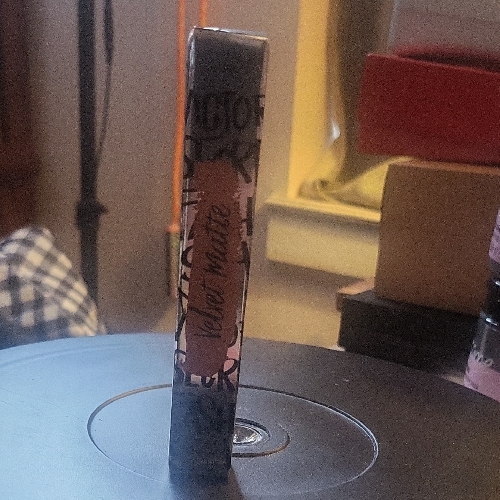 Victorias Secret Velvet Matte Lipstick